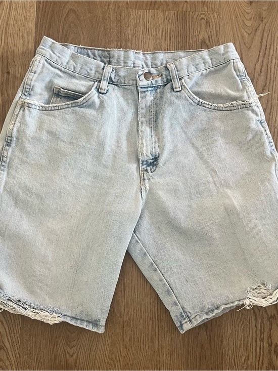 Wrangler Pants - Wranglers Women’s Light Wash Light Denim Shorts Distressed Frayed Hem Pockets